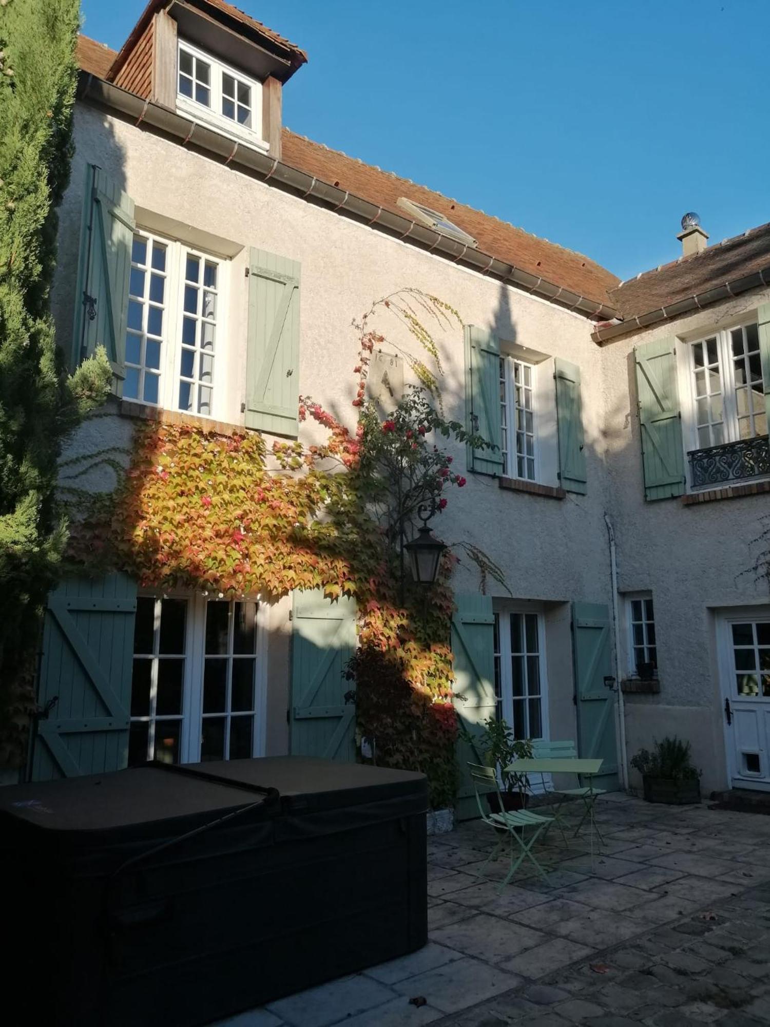 Maison D'Hotes La Source Magny-les-Hameaux Exterior photo